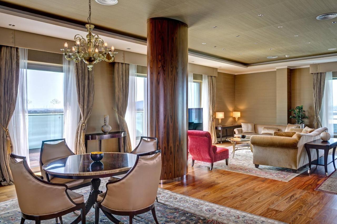 그랜드 호텔 리버 파크, 어 럭셔리 컬렉션 호텔, 브라티슬라바 외부 사진 A suite at the Four Seasons Hotel, Istanbul